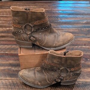 Circle G Distressed Brown Ankle Booties